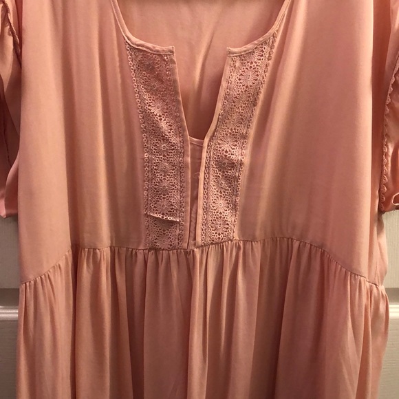 Torrid pink top. - Picture 2 of 6